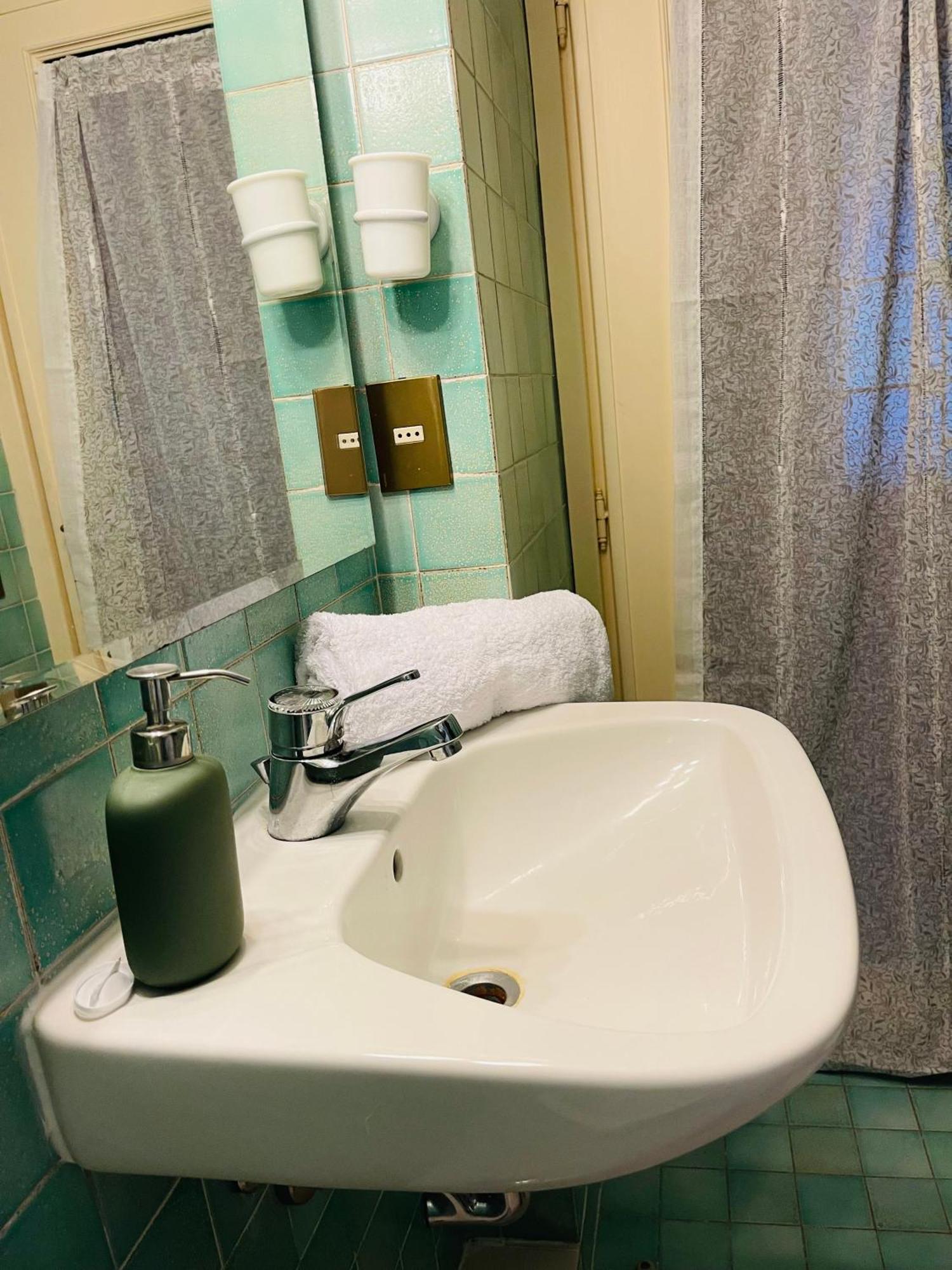 Holiday Colosseum Rome Bed and Breakfast Buitenkant foto