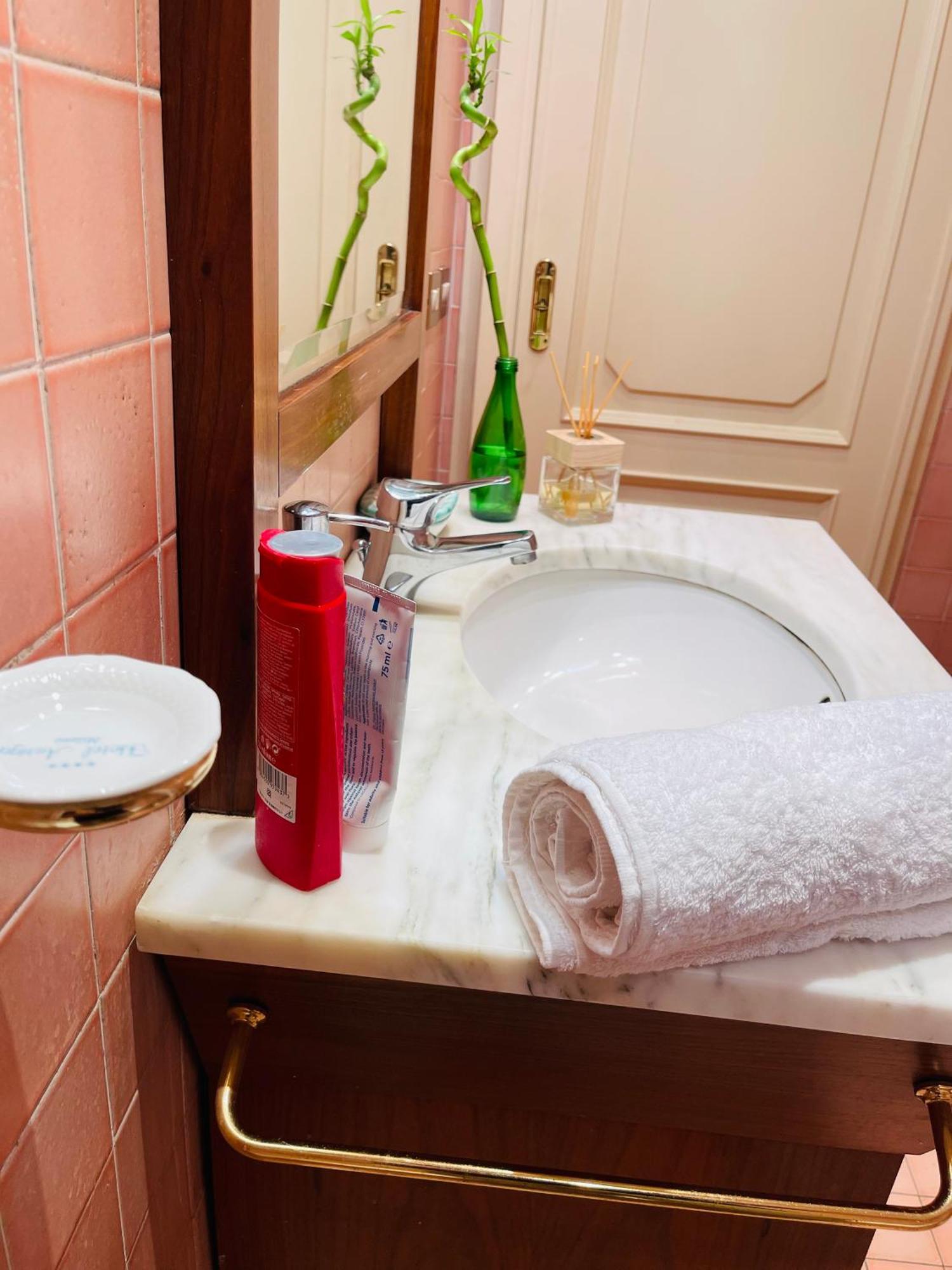Holiday Colosseum Rome Bed and Breakfast Buitenkant foto