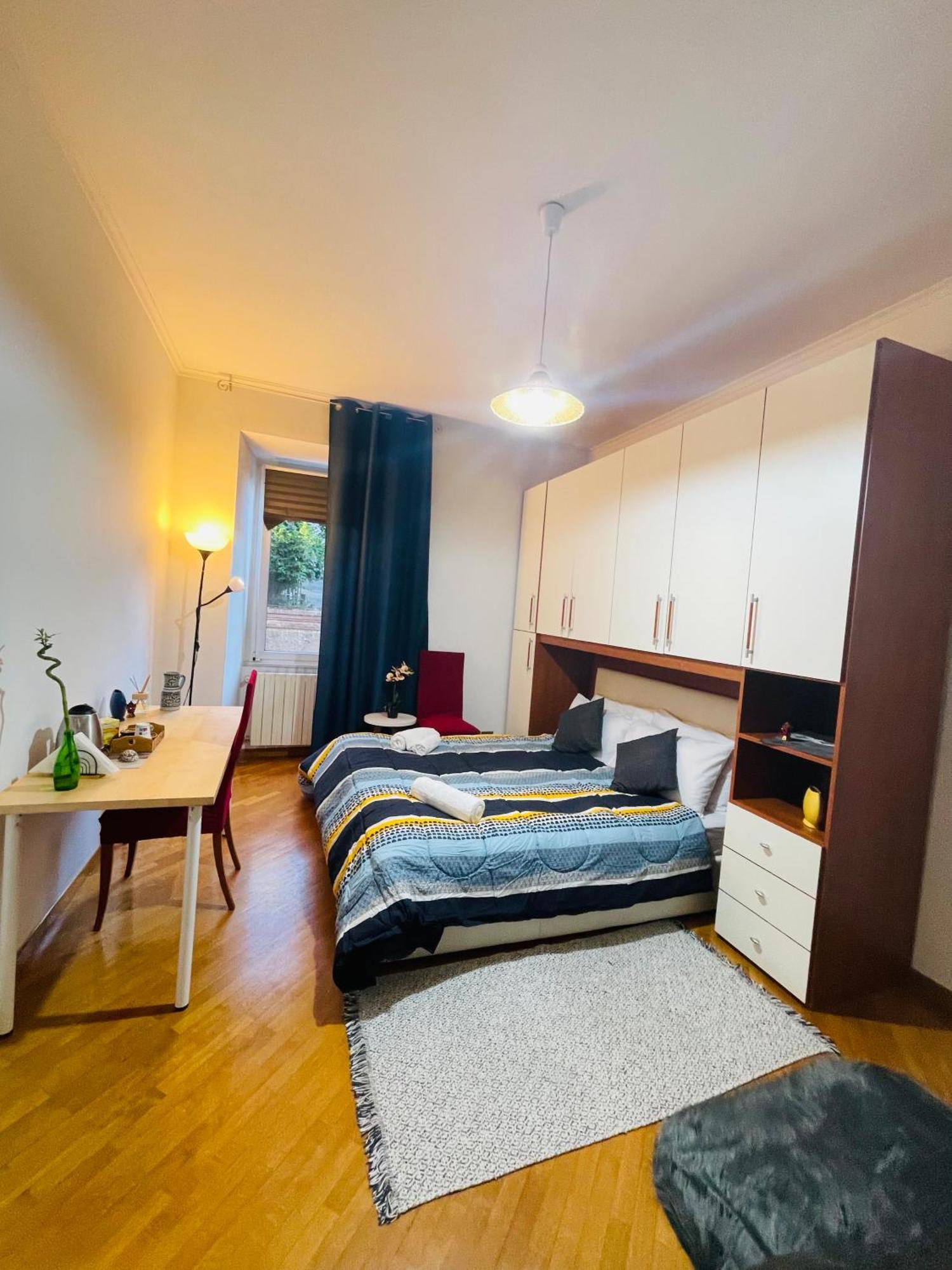 Holiday Colosseum Rome Bed and Breakfast Buitenkant foto