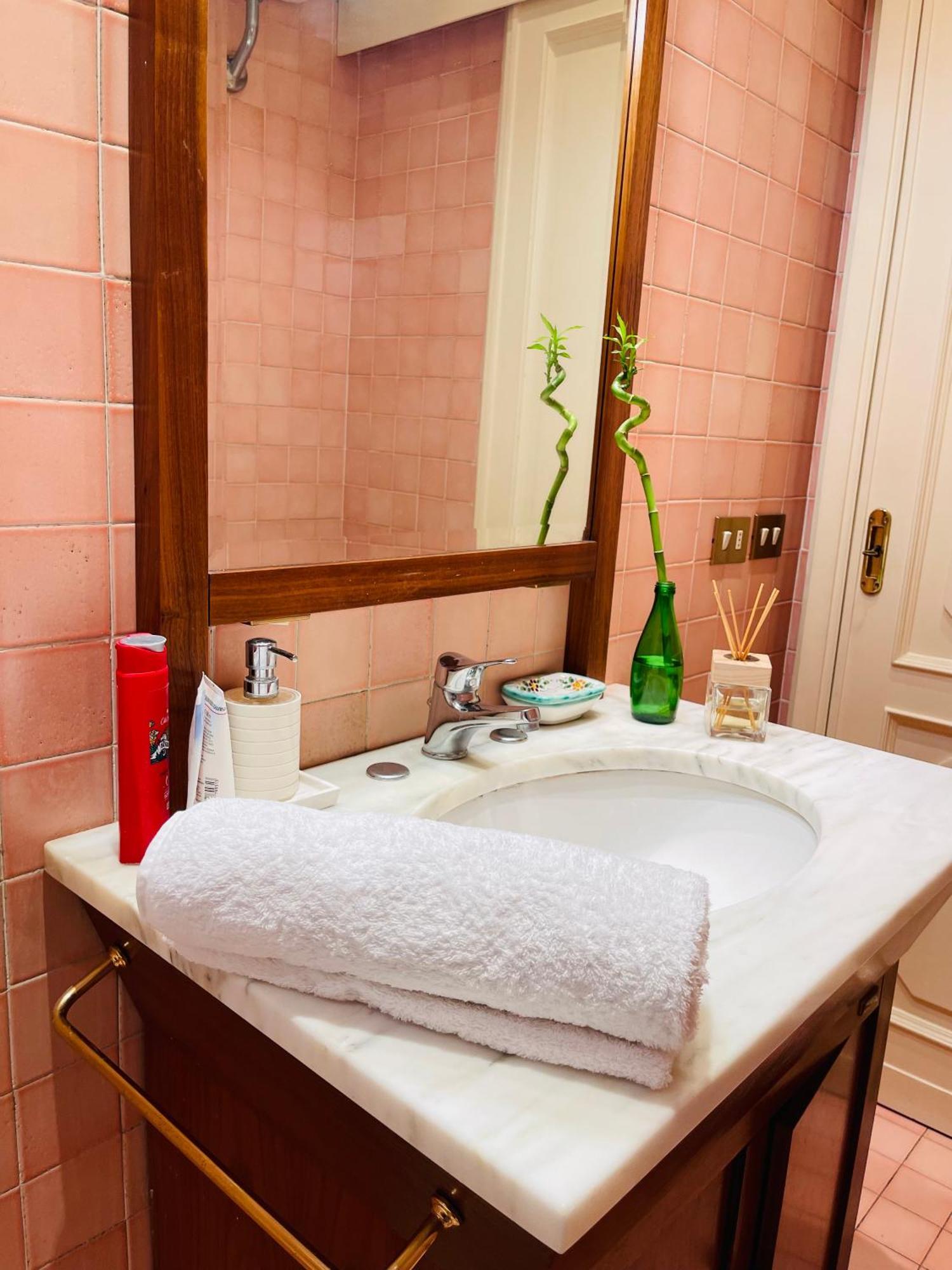 Holiday Colosseum Rome Bed and Breakfast Buitenkant foto